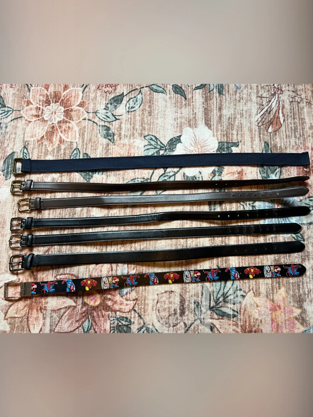 Lot of 7 Youth Small Belts